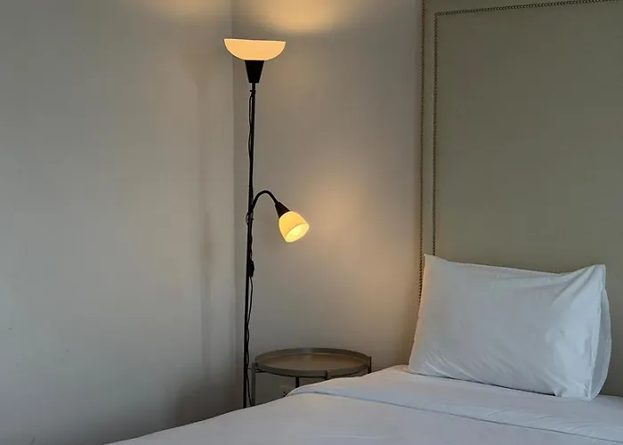 Entire 3bedroom Townhome, Shared Swimming Pool In Sukhumvit, 2942 度假居 *