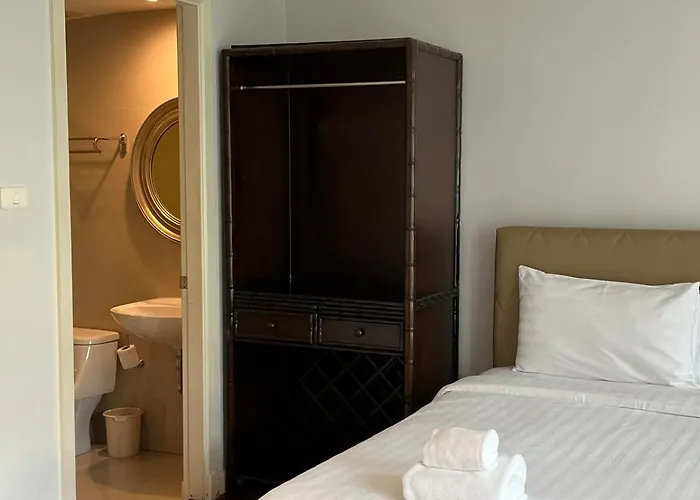 Entire 3bedroom Townhome, Shared Swimming Pool In Sukhumvit, 2942 度假居 *
