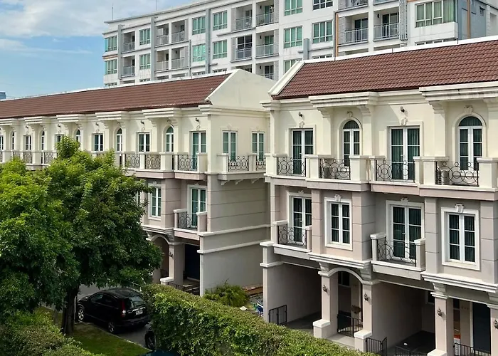 Entire 3bedroom Townhome, Shared Swimming Pool In Sukhumvit, 2942 *