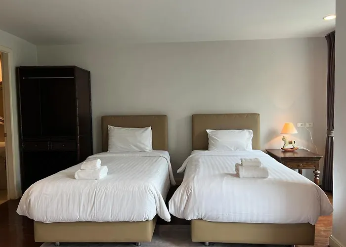 Entire 3bedroom Townhome, Shared Swimming Pool In Sukhumvit, 2942 * 曼谷