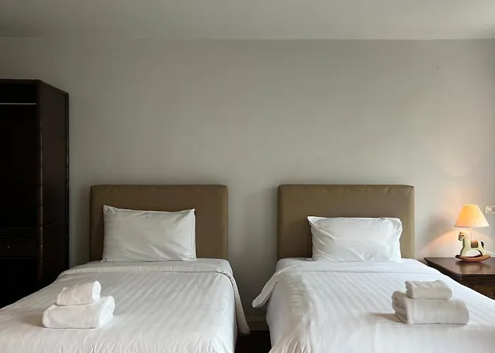 Entire 3bedroom Townhome, Shared Swimming Pool In Sukhumvit, 2942 度假居 曼谷