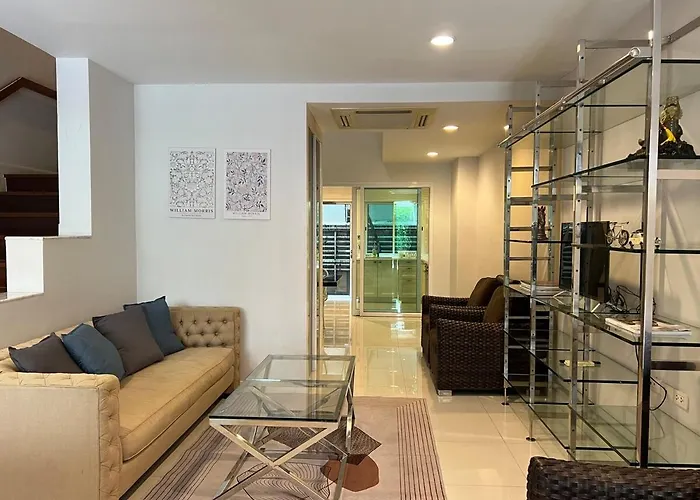 Entire 3bedroom Townhome, Shared Swimming Pool In Sukhumvit, 2942 * 曼谷