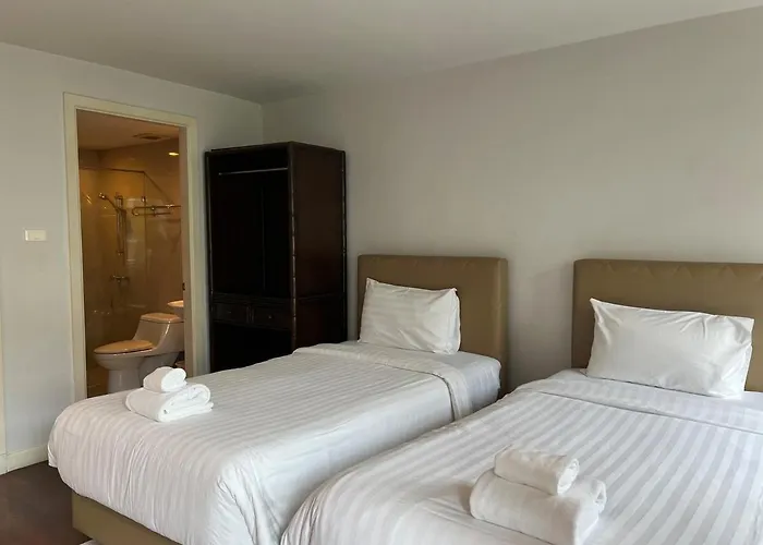 Entire 3bedroom Townhome, Shared Swimming Pool In Sukhumvit, 2942 * 曼谷