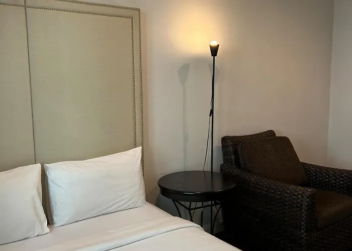 Entire 3bedroom Townhome, Shared Swimming Pool In Sukhumvit, 2942 度假居