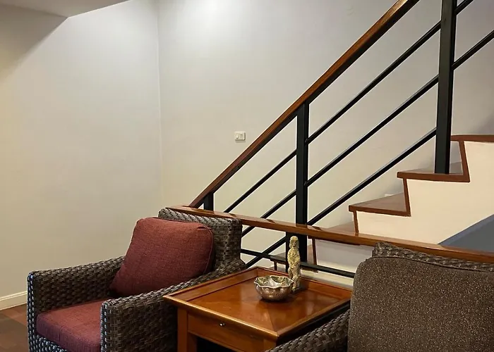 Entire 3bedroom Townhome, Shared Swimming Pool In Sukhumvit, 2942 *