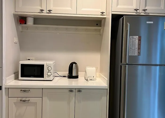 Entire 3bedroom Townhome, Shared Swimming Pool In Sukhumvit, 2942